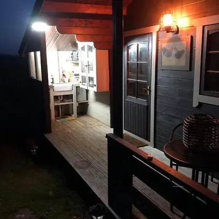 Unique Tiny House Near 3 Peaks - The Zedshed Bentham